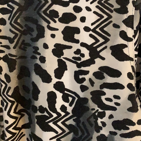 3/4 sleeve zip athletic top - Picture 2 of 3